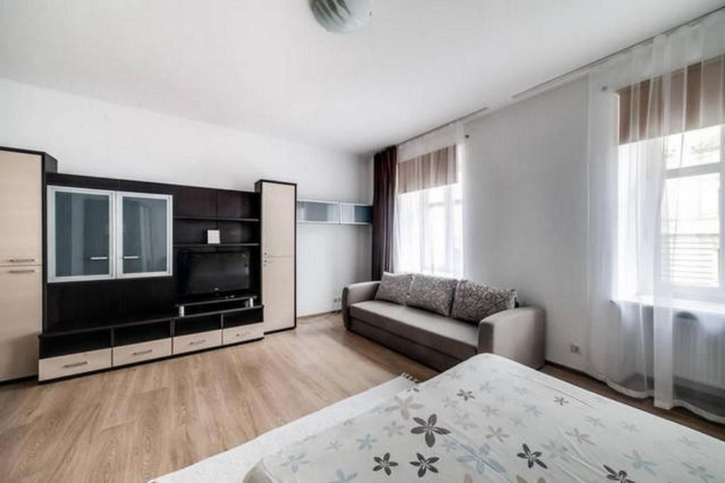 Apartment In The Center Of "Opera" Лвив Екстериор снимка