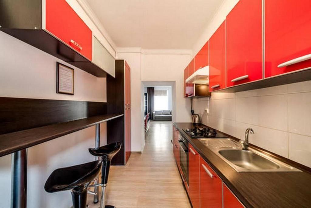 Apartment In The Center Of "Opera" Лвив Екстериор снимка
