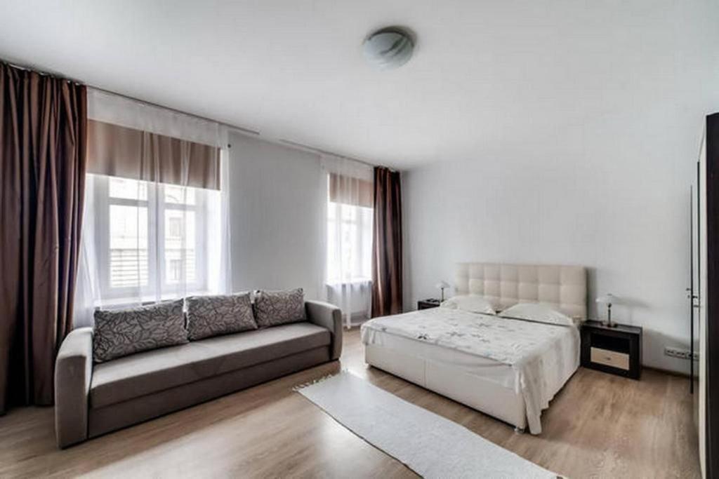 Apartment In The Center Of "Opera" Лвив Екстериор снимка